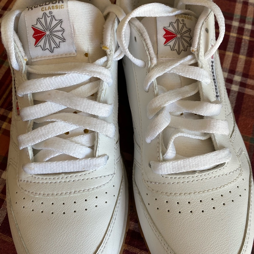 Reeboks-SOLD - Picture 2 of 8